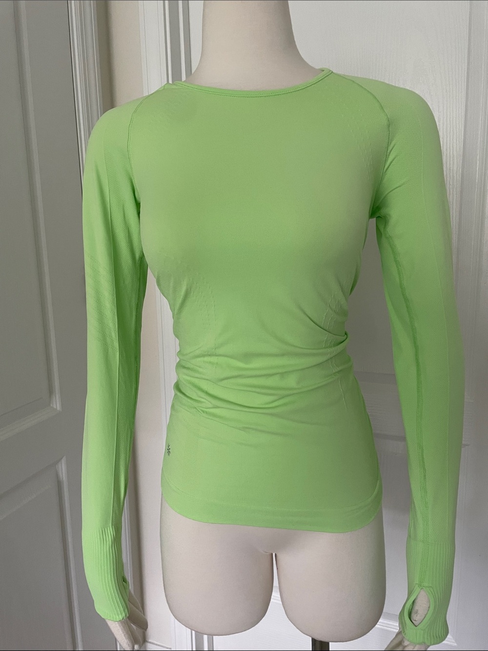 Athleta Momentum Bright Lime Long-Sleeve Crew Top Ruched Sides XS